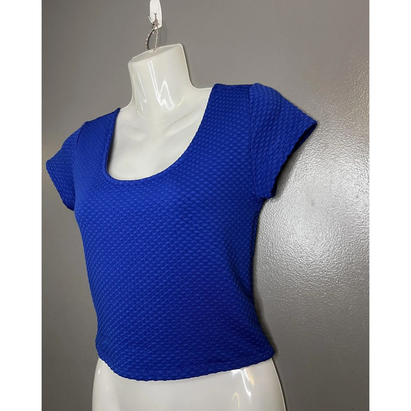 Love Fire Shirt Womens Small Blue Textured Crop Top Scoop Neck Stretch - Image 4