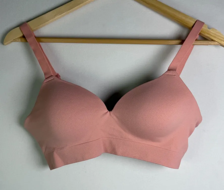 Shapermint Women’s Soft Stretch Comfort Bra Lightly Padded Size Small (32 - Image 1