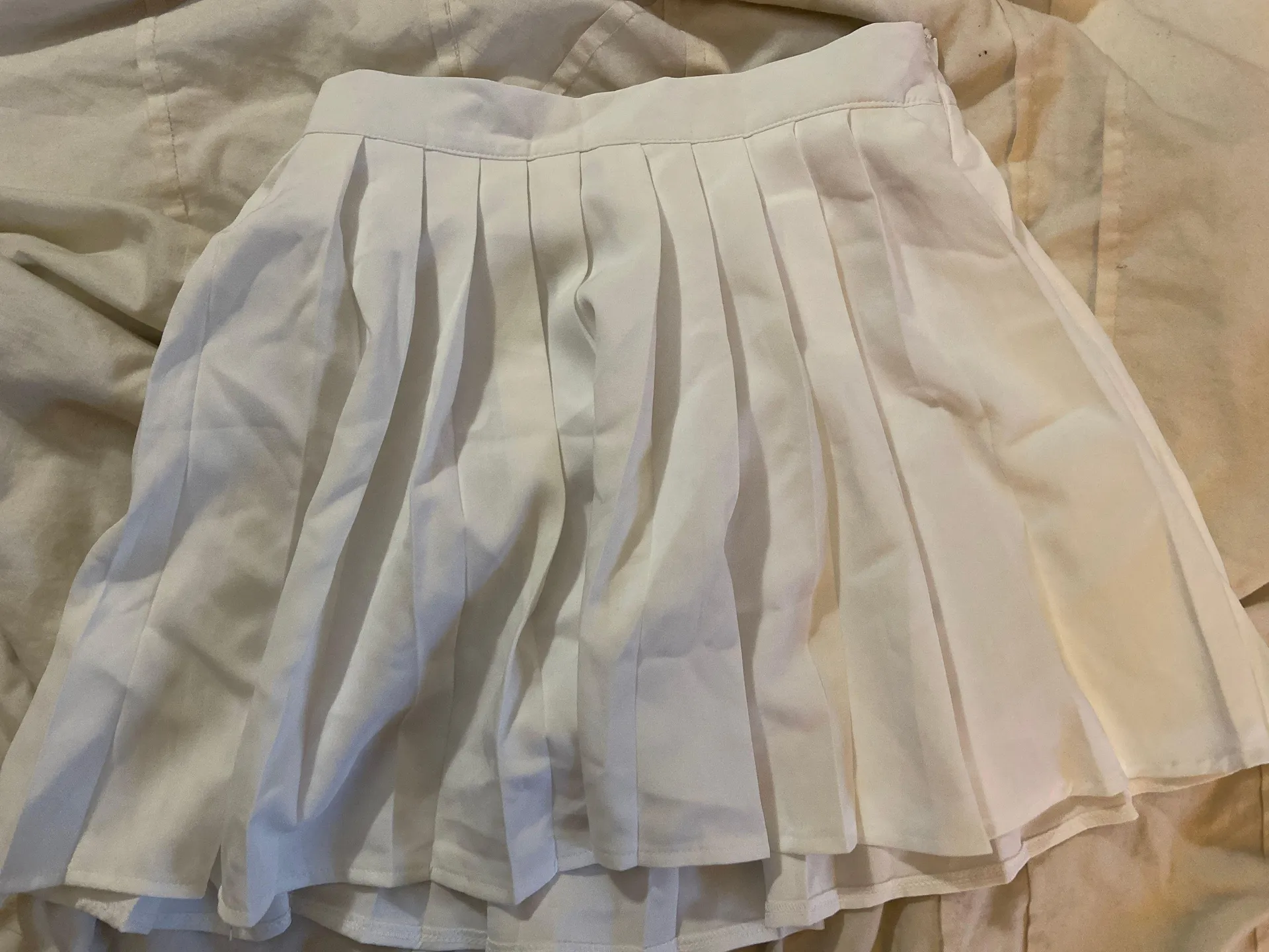White Pleated Skirt Size M - Image 2