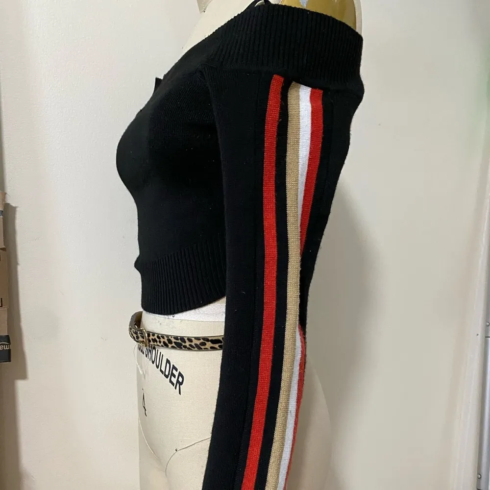 LF Cropped Off the shoulder Sweater - Image 5