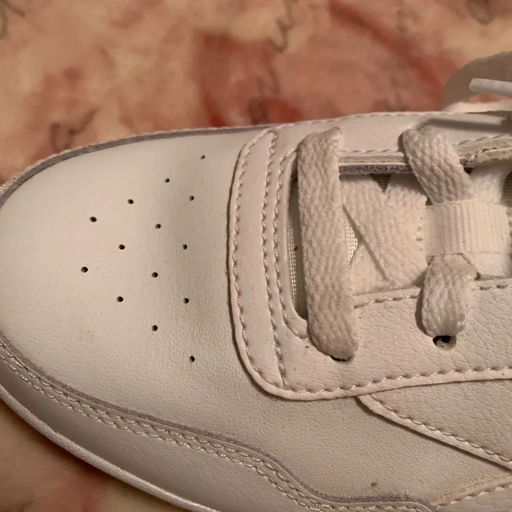 New Women’s  Club MEMT Sneakers Size 7 White Gum Sole Classic Style - Image 10