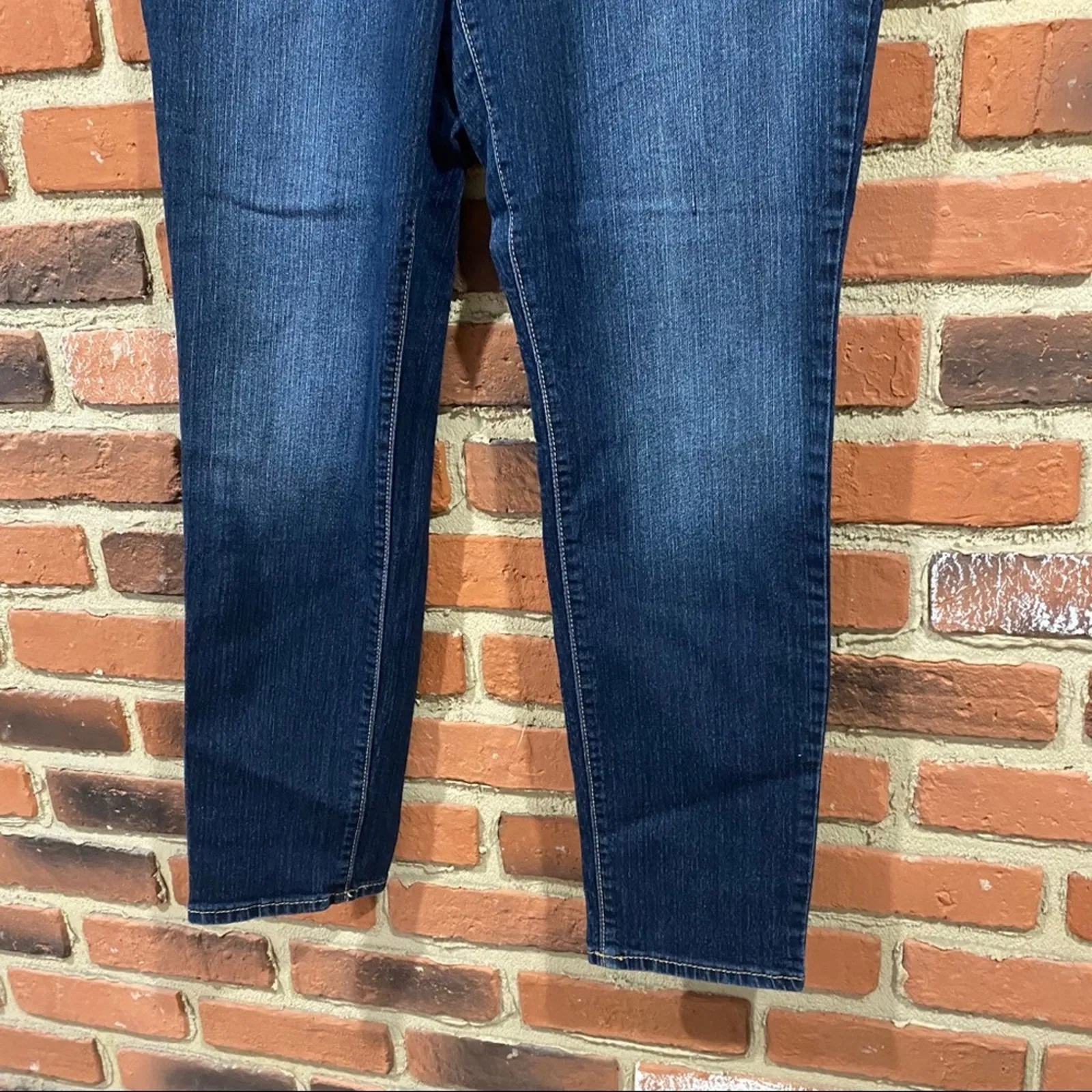 Jessica Simpson Forever Skinny Jeans sz 32 short medium wash skinny Jeans - Image 2