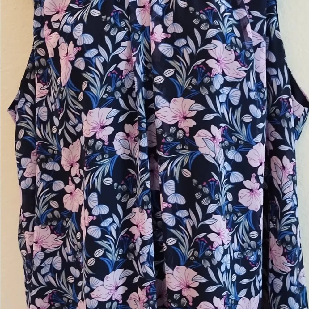 Vince Camuto Navy Floral Spring Injection Sleeveless Roundneck Blouse Sz XXL. - Image 3