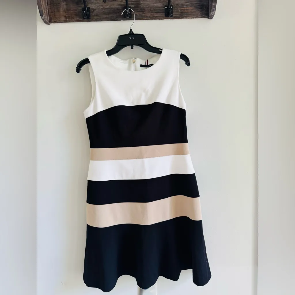 Tommy Hilfiger Black, White, and Tan Mini Dress - Image 2