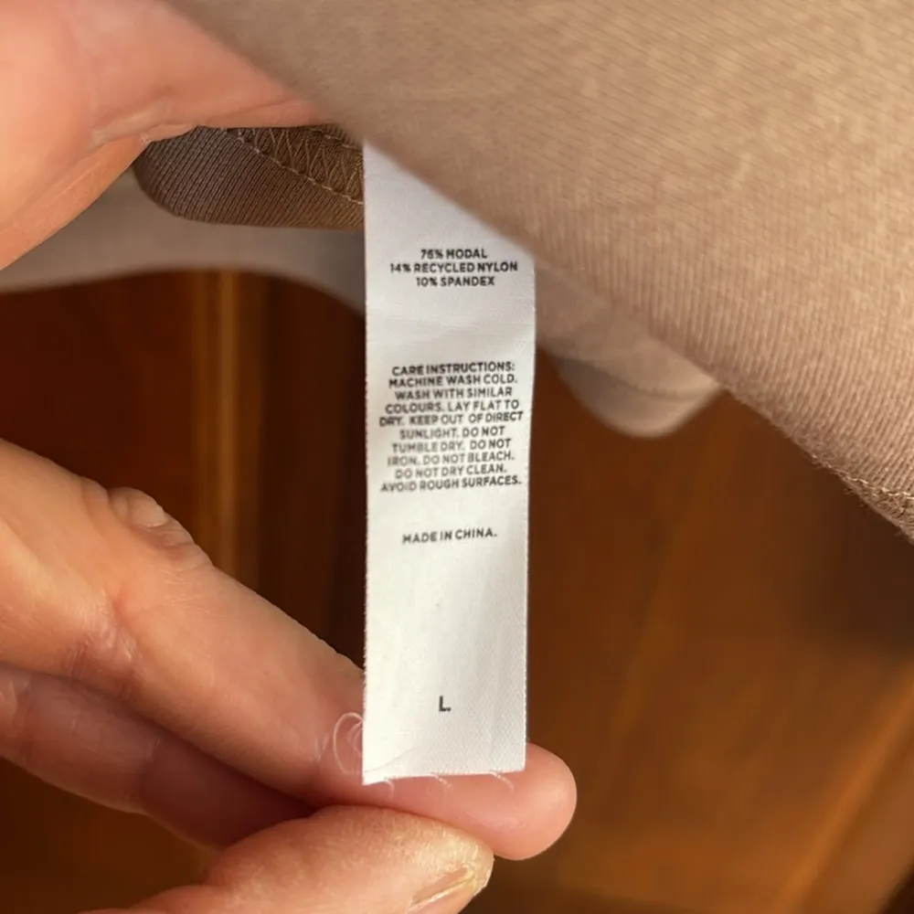 LEZE THE LABEL MAYA PULLOVER LARGE - Image 3