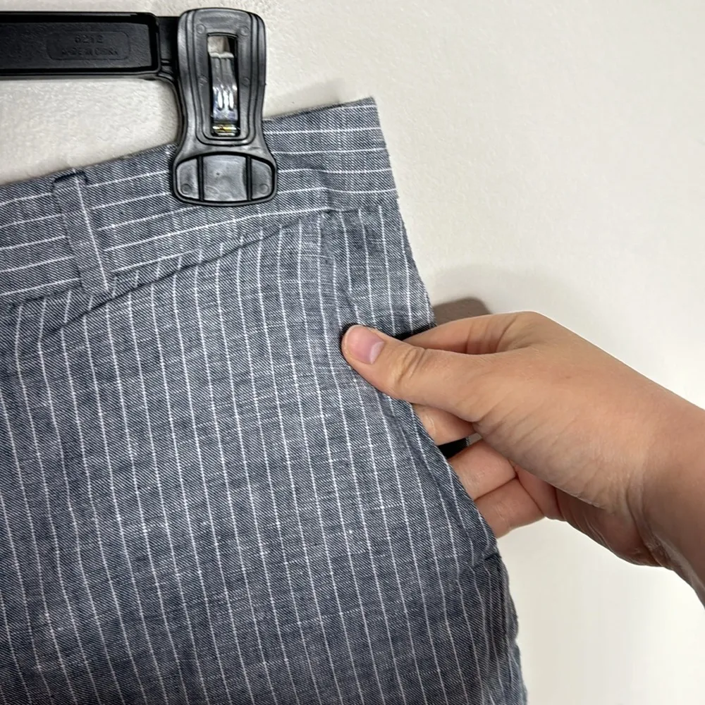 Banana Republic Factory pinstripe linen blend mini shorts size 0 Blue - Image 4