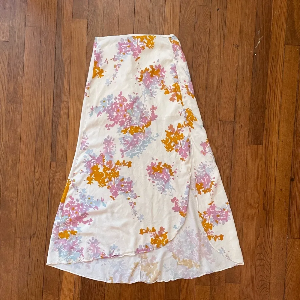 Olivaceous Maxi Floral High Slit Prairie Cottage Core Skirt - Size Medium - Image 4