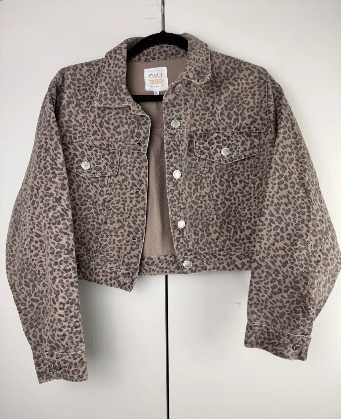 Cali 1850 Leopard Print Cropped Denim Jacket Womens Size Small Indie Sleeze - Image 1