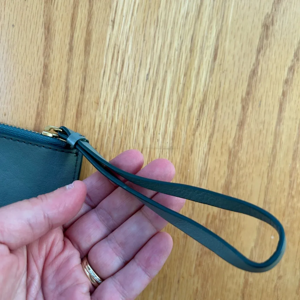 Fossil Green Leather Wristlet Clutch Zip Pouch Purse Wallet Bag 7” X 5” - Image 4