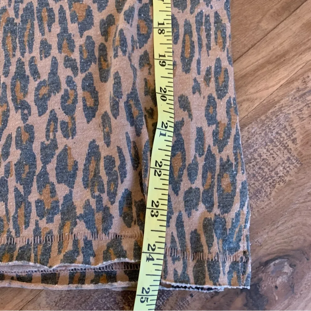 FREE PEOPLE Top shirt Womens Size XS Leopard Print Short Sleeves Casual - Image 8