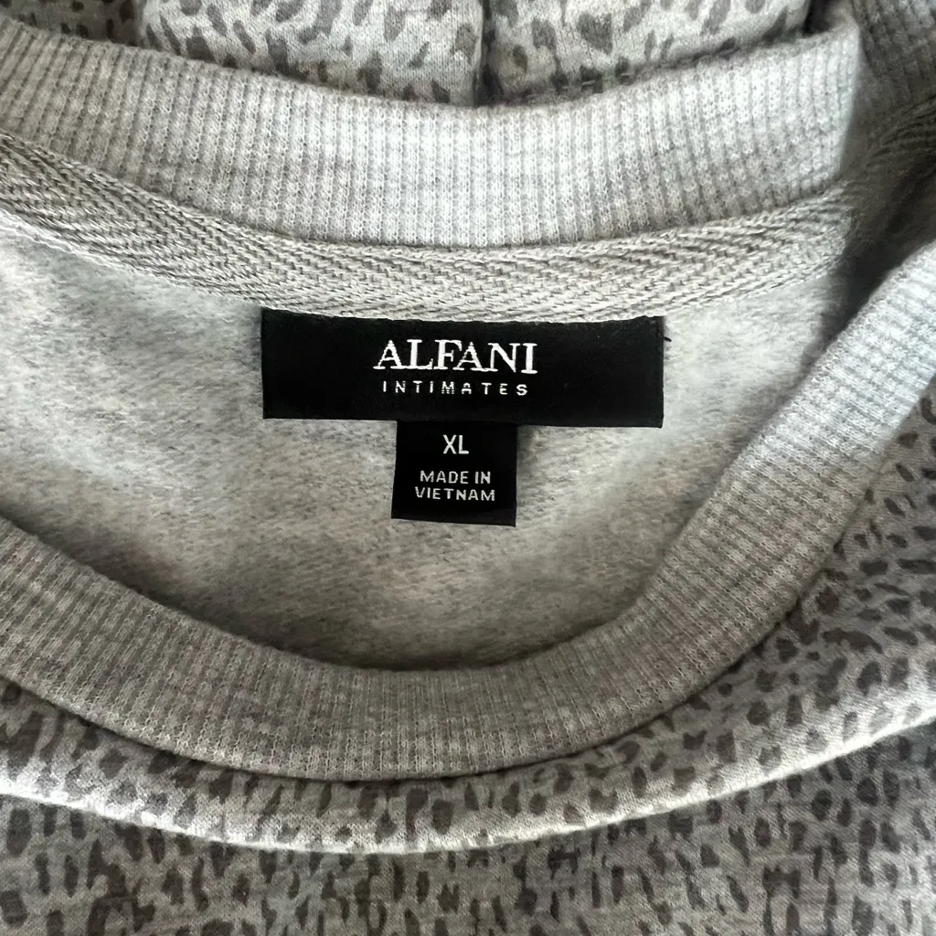 Alfani Gray Patterned Lounge Set Size XL - Image 4