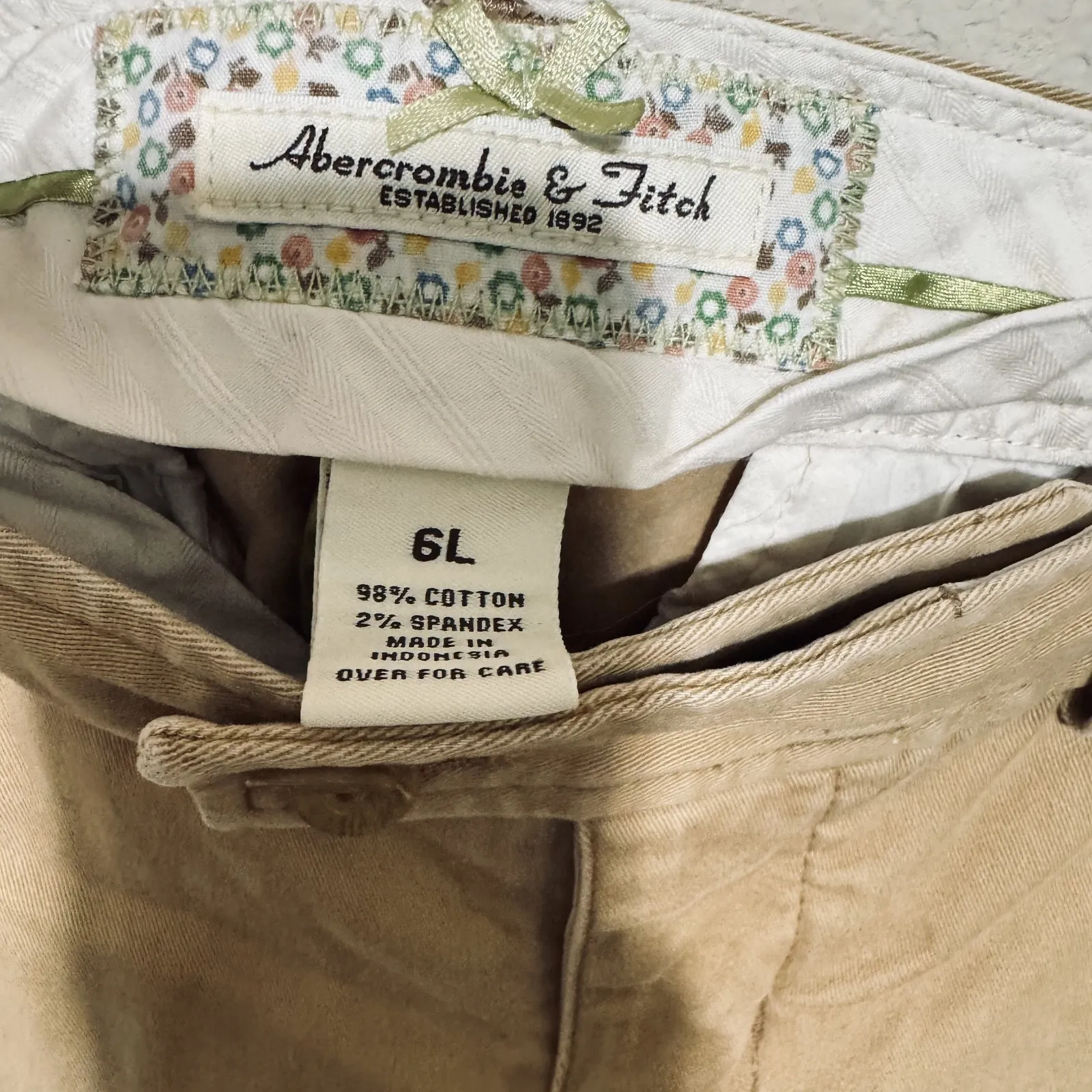 Abercrombie & Fitch Women’s Beige Chino Pants straight leg stretch khaki Size 6L - Image 4