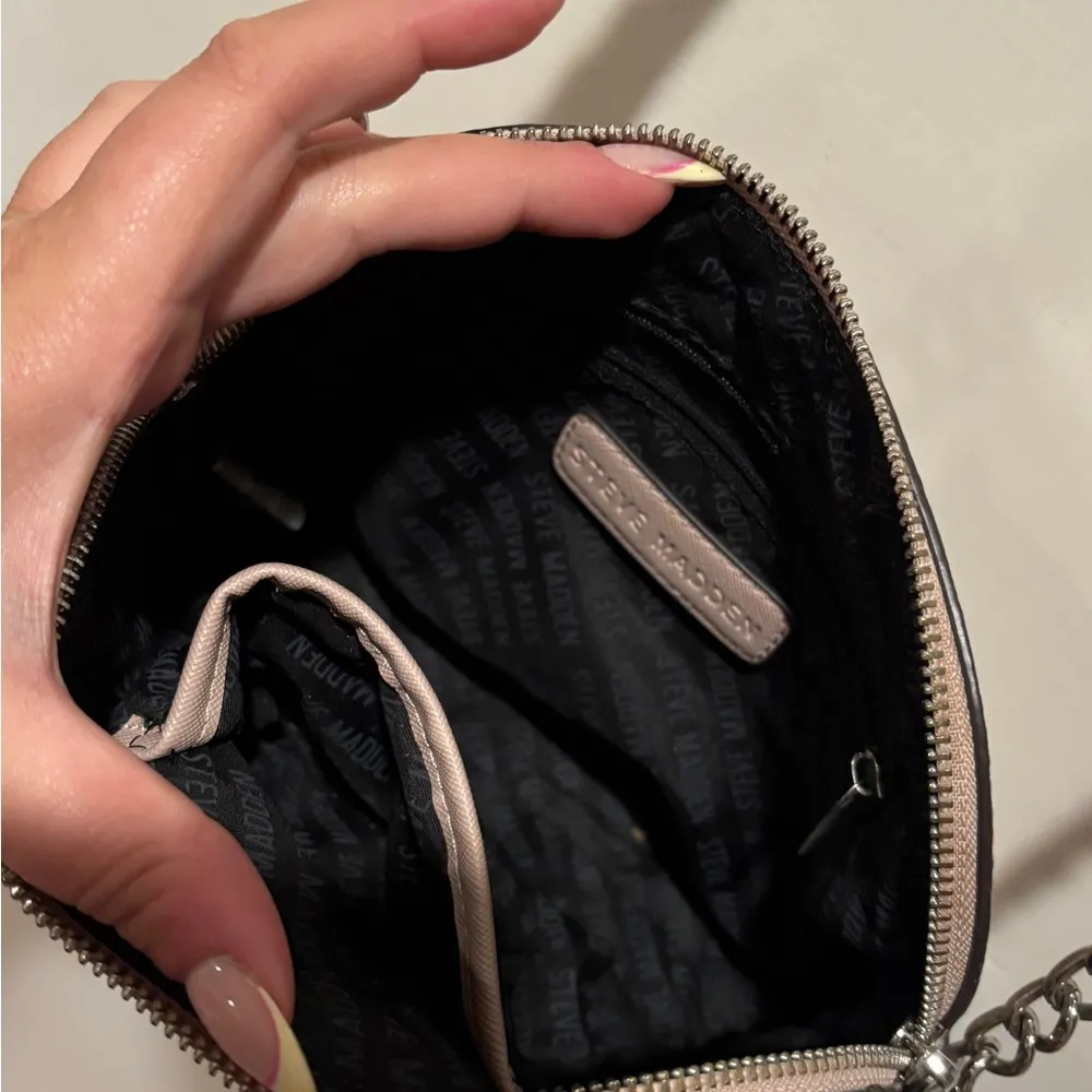 Steve Madden Pink Crossbody Bag with Chain Strap - Image 6