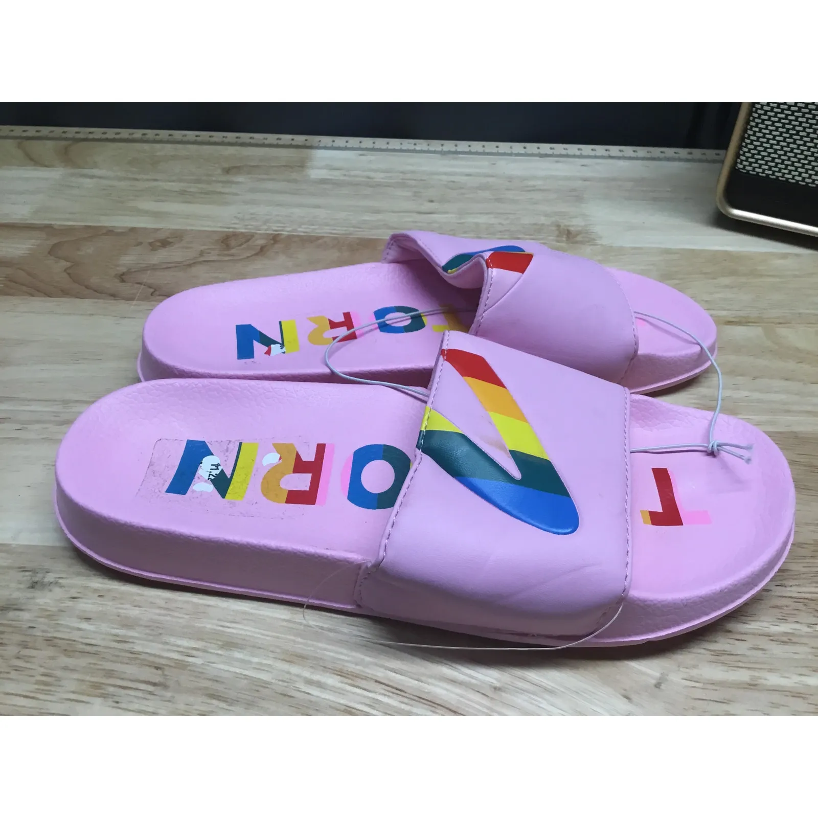 Tretorn Tragant Slide Sandals Women's 8 Lilac Unicorn Rainbow Slip On Open Toe - Image 2