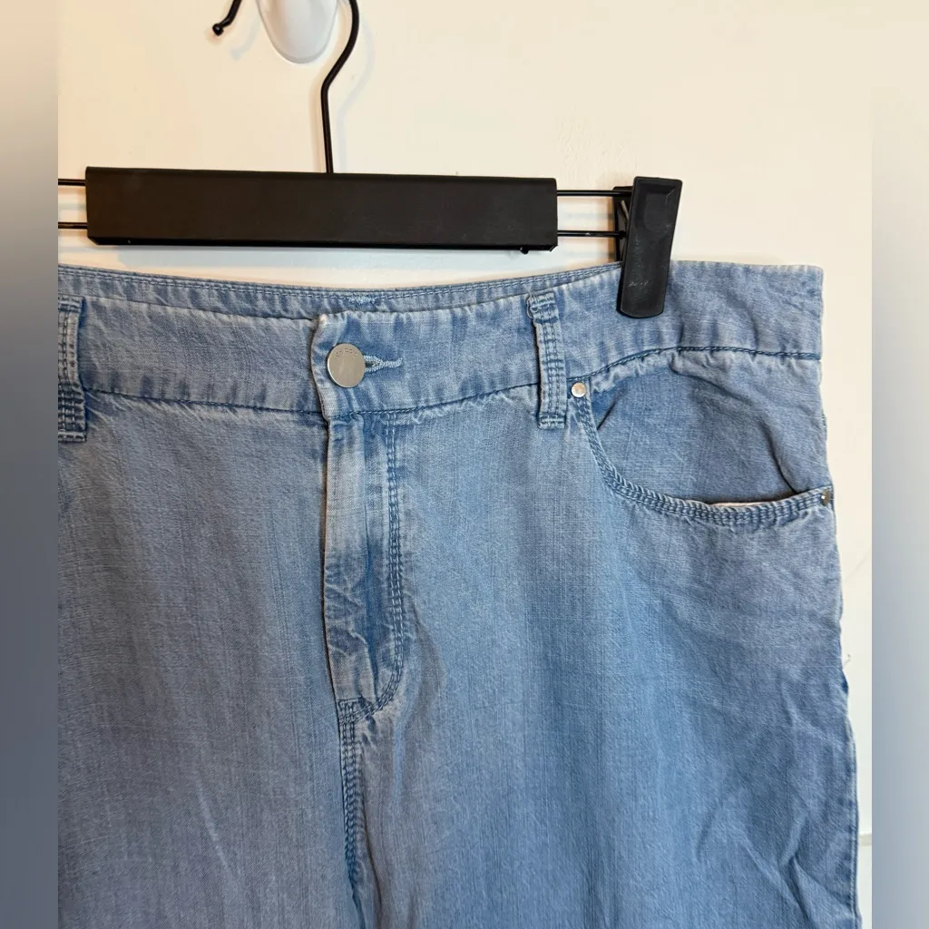 Chico’s Chambray Cropped Wide Leg Pants - Image 6