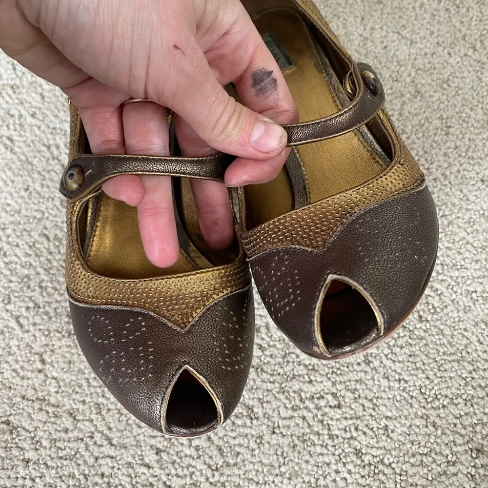 Authentic vintage Prada sequin leather peep toe mary Jane heels gold - Image 3