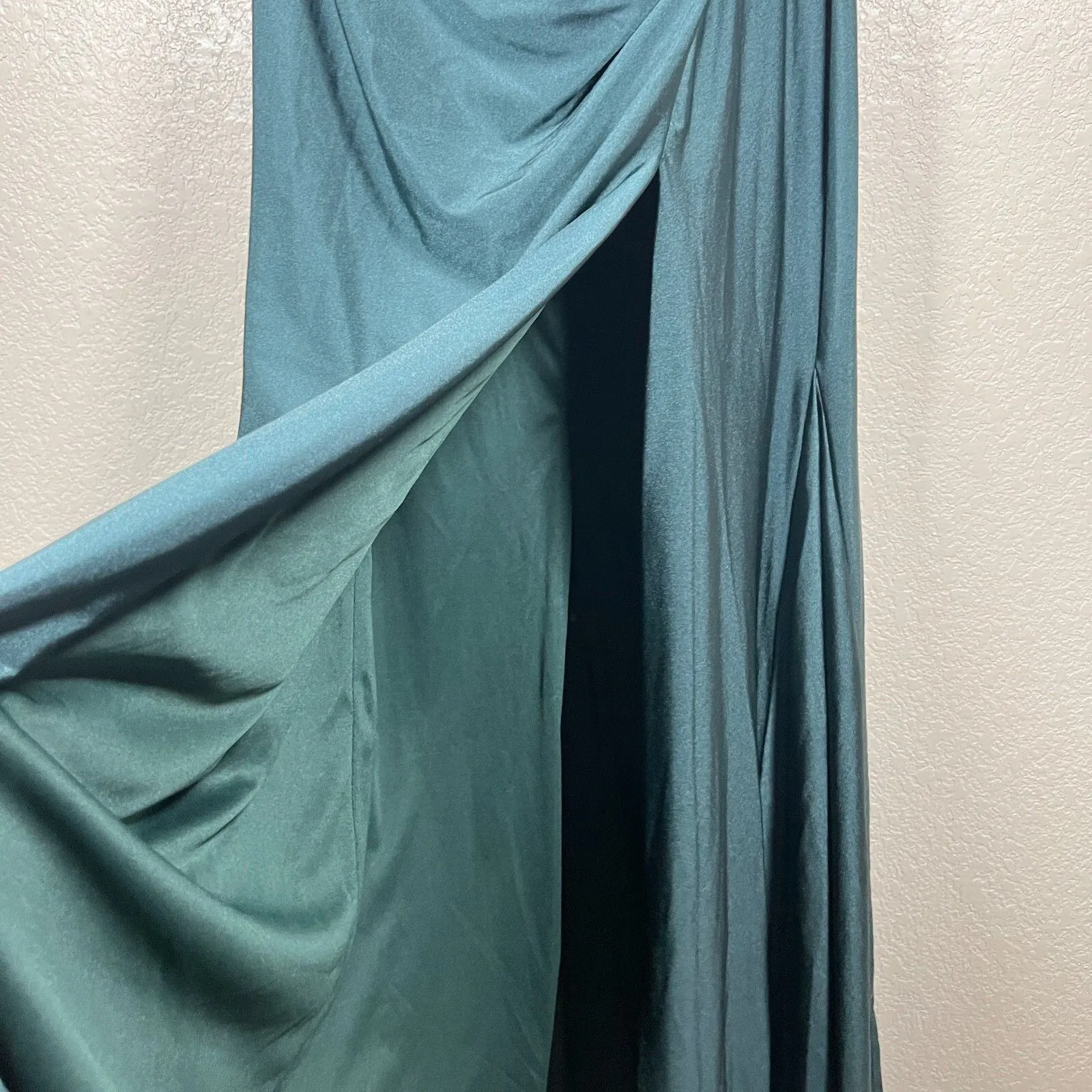 Cynthia & Sahar Gown XL One Shoulder Asymmetrical Dress Green Satin Formal - Image 10