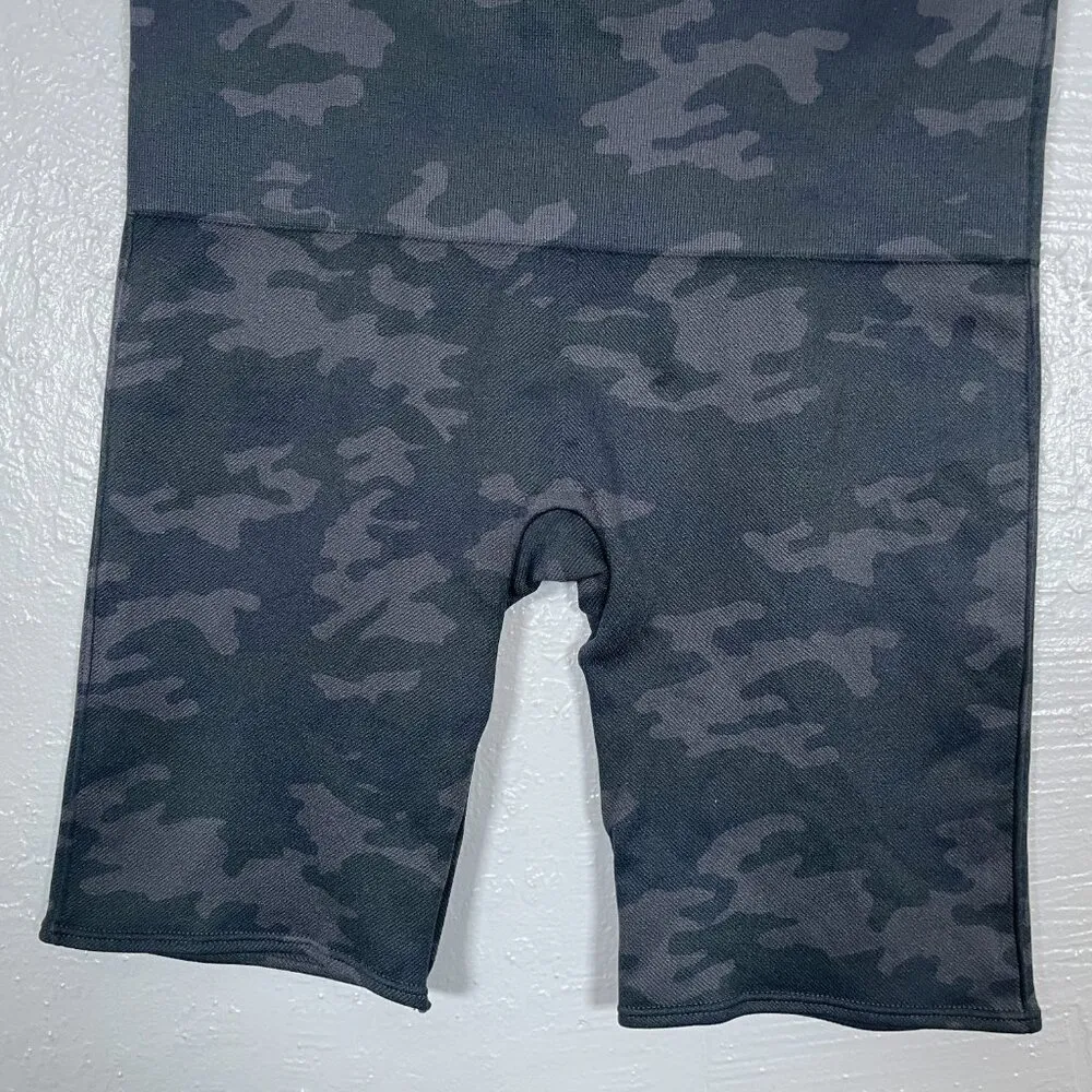 Spanx  Women L Black Camo Look At Me Now Bike Shorts Seamless Athletic Yoga - Image 2