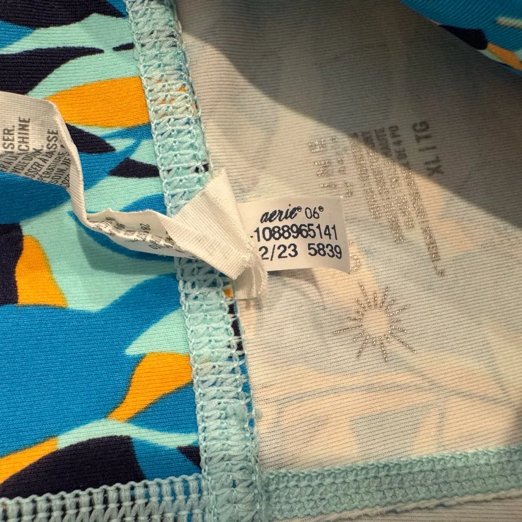 Aerie  OFFLINE XL Hugger Printed Active Shorts Leaf Print Skort - Image 5