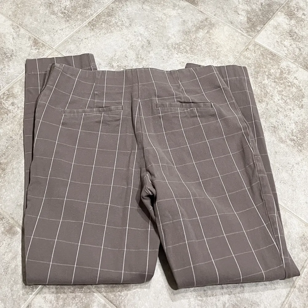 A New Day Bi Stretch Skinny Ankle Pants Mid Rise Beige Gray Brown Plaid Size 2 - Image 2