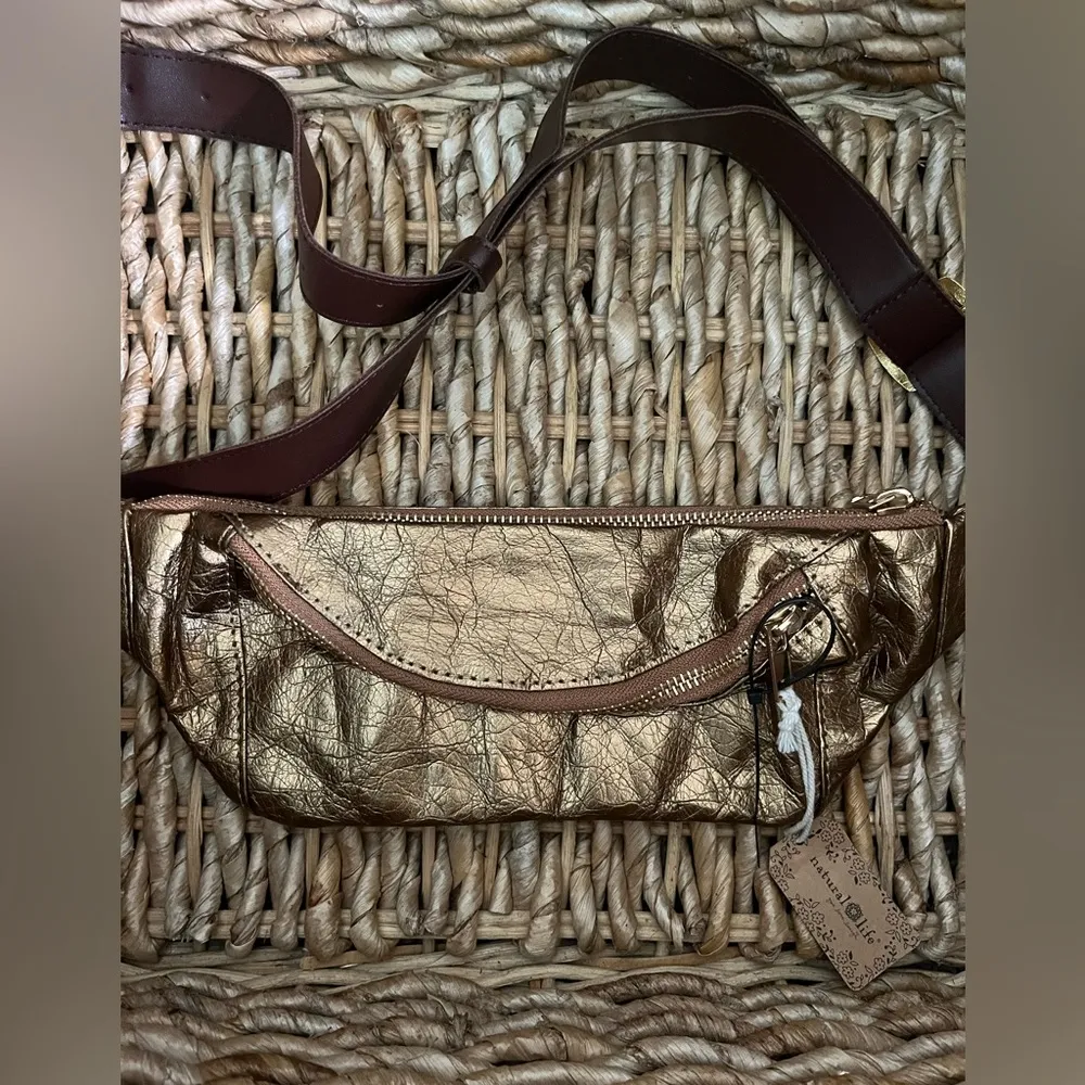 Nwt Natural Life Crossbody Metallic Gold Brown Bag Fanny Pack Belt Bag vegan - Image 3