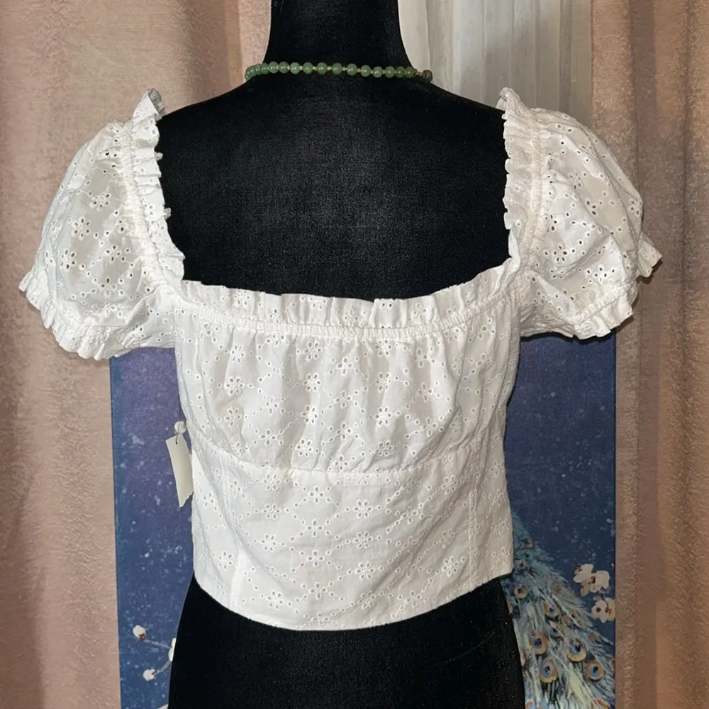 NWT  Size 12 White Eyelet Crop Top - Image 6