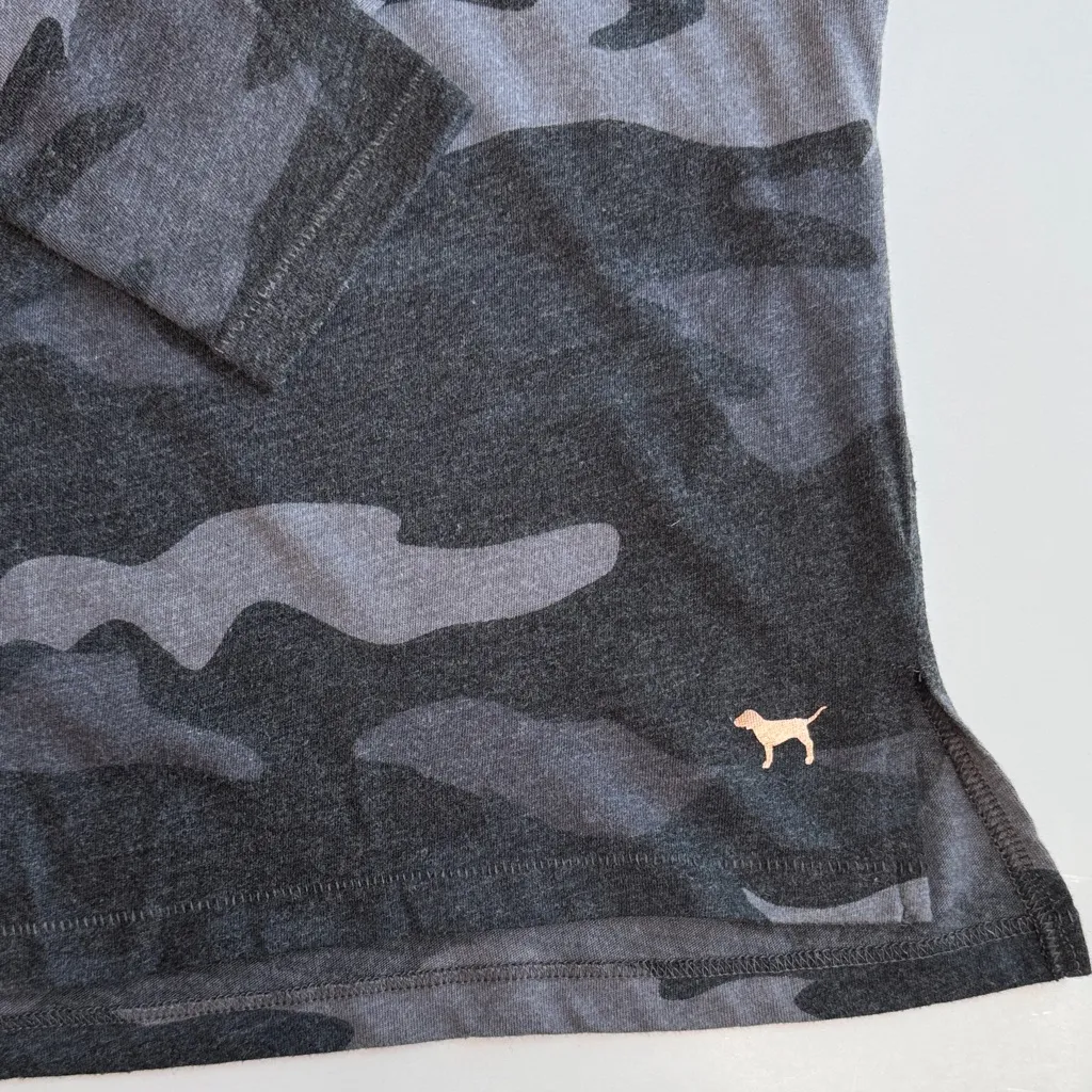 VS PINK V Neck Camo Long Sleeve Logo Tee Black/Grey Size XS - Image 9