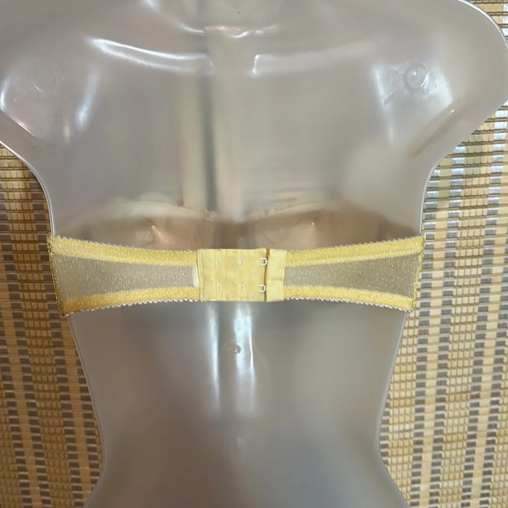 Victoria’s Secret 1970s/1980s Lightly Padded Cream Underwire Strapless Bra 34B - Image 7