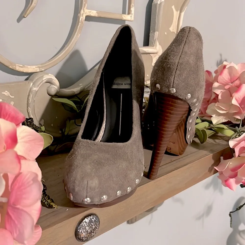 Dolce Vita DV Heeled Stilettos Suede Round Toe Womens 6 Studded Taupe Gray - Image 5
