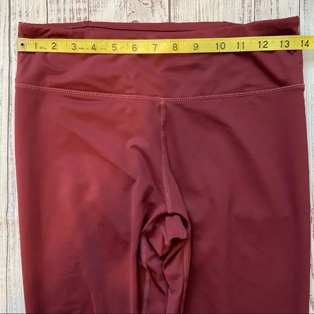 Fabletics Mid-Rise Reflective Powerlite 7/8 Leggings. Size Medium. EUC - Image 11