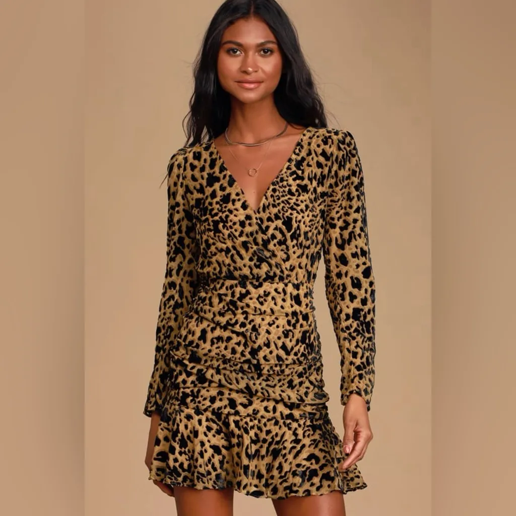 ASTR the Label Nikita Burnout Leopard Print‎ Long Sleeve Ruched Mini Dress Small - Image 5