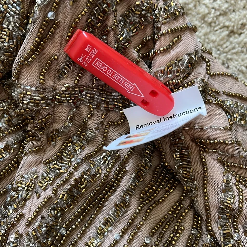 NWT‎ MacDuggal LONG SLEEVE BEADED COLUMN GOWN-
Mocha size 10 - Image 7