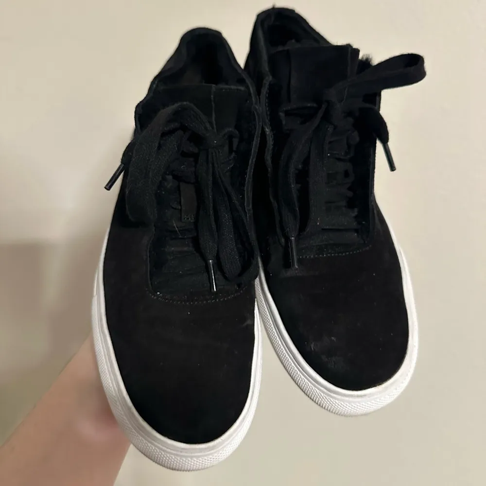 Via Spiga Sartin Suede and Shearling Sneaker - Image 4