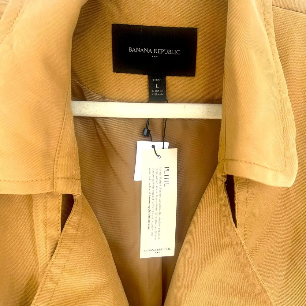 NWT Banana republic trench coat soft toffee color no buttons down front w/ belt - Image 3