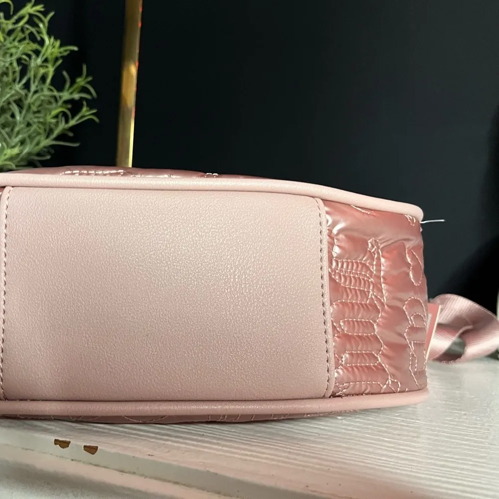Juicy Couture Dusty Blush Half Moon Quilted Crossbody Bag w Coin Purse NWT Gold - Image 6