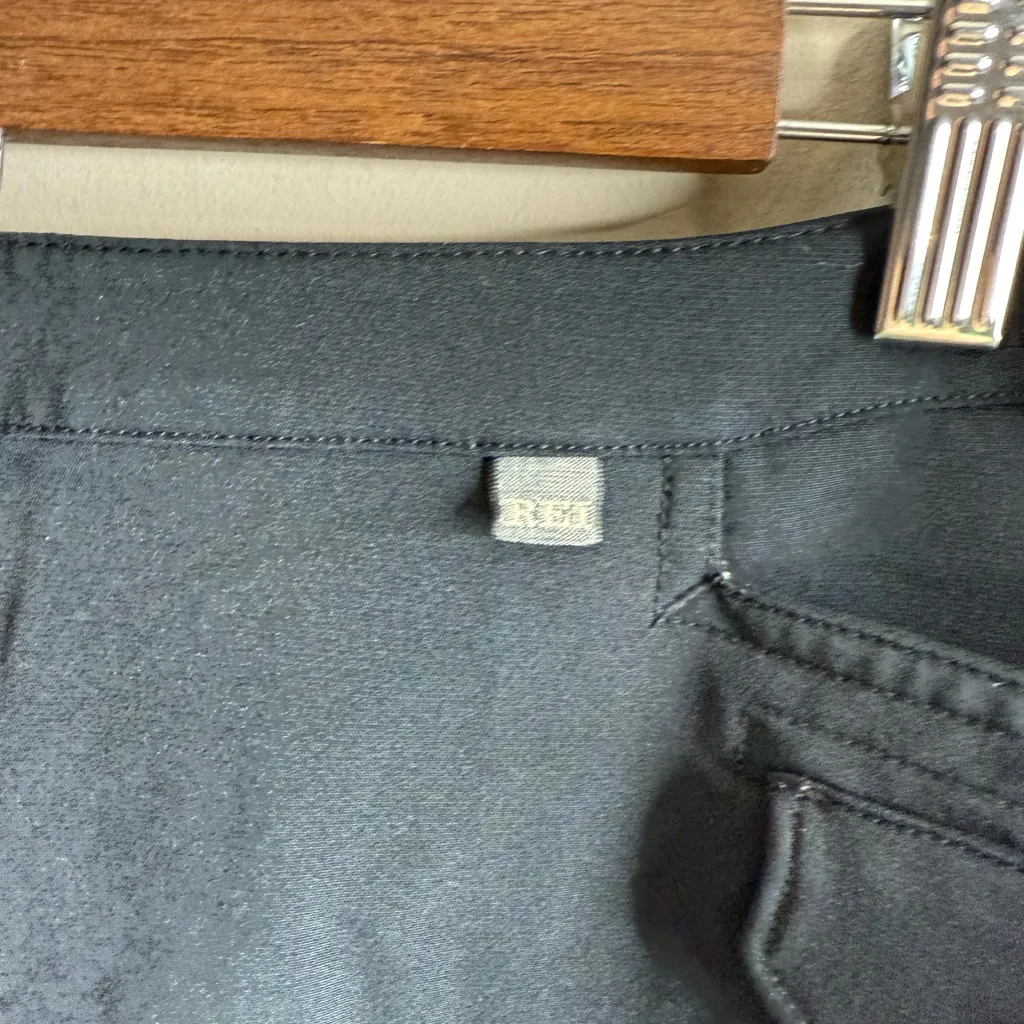 REI Women's black knee length hiking skirt size 6 - Image 5