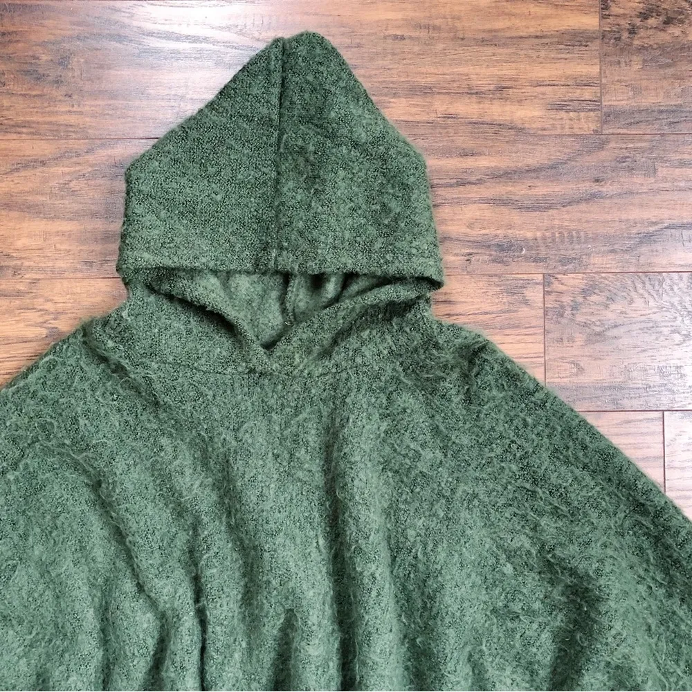 Michael Stars  • green fuzzy knit poncho cape hooded sweater soft asymmetrical - Image 4
