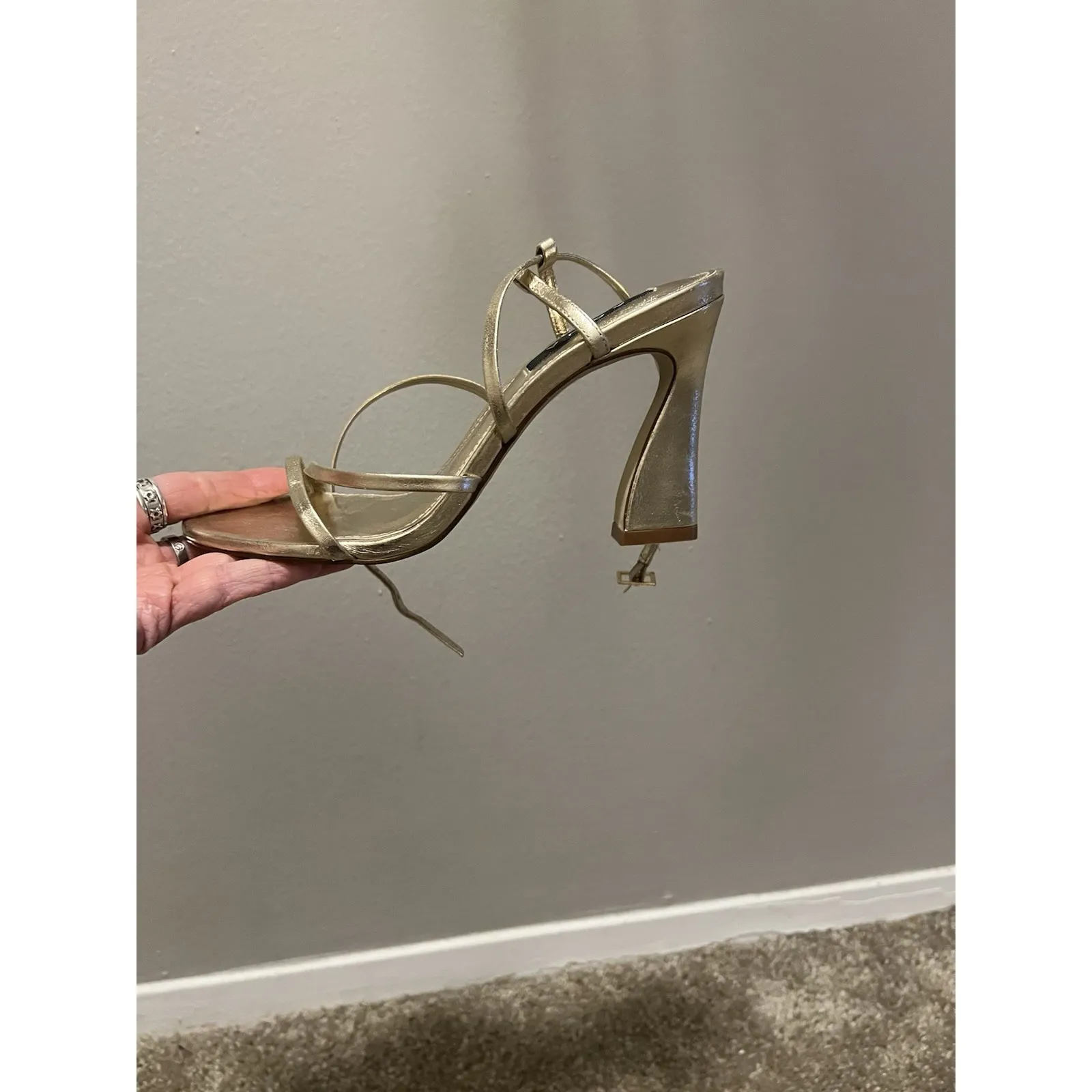 Aqua Gold Strappy Heels Size 7 NWOT - Image 3