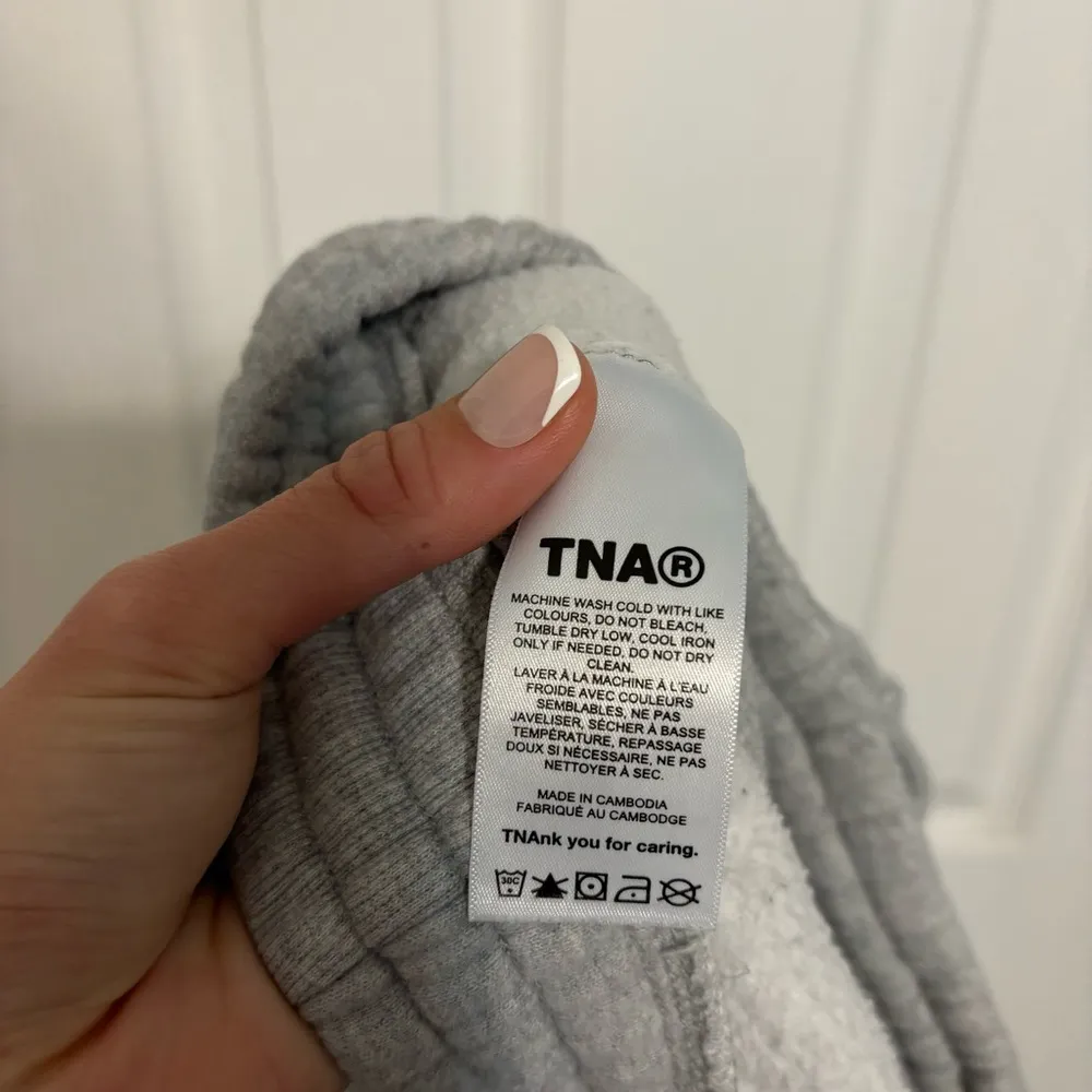 Aritzia TNA Grey Jogger Sweatpants - Image 9