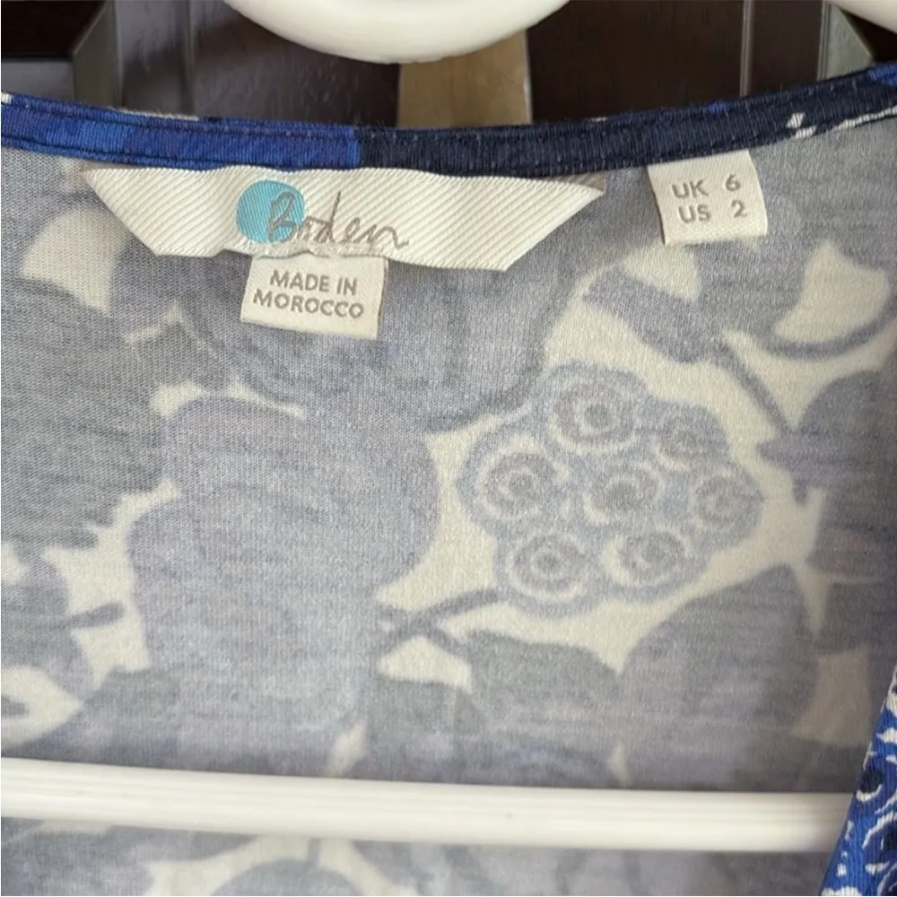 EUC Boden Faux Wrap Top Blue Floral Size 2 - Image 7