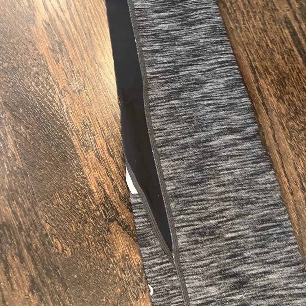 Women’s Gap Gray Leggings - Image 2