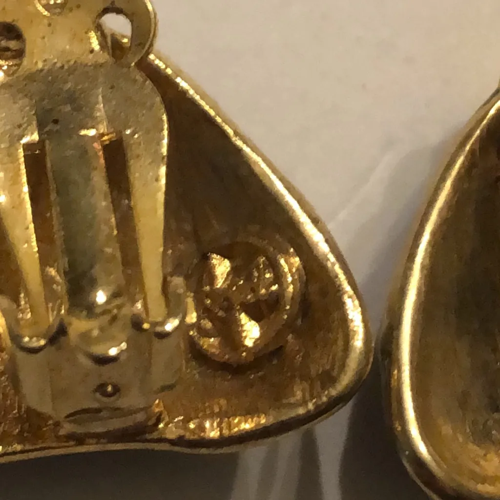 Angel Brand Vintage Black Enamel and Gold Tone Earrings - Image 5