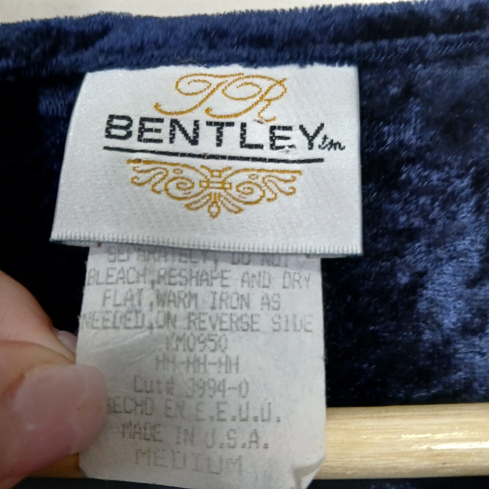 Bentley Embellished Velvet Long Sleeve Top Women's Medium Navy Blue Sparkle Size undefined - Image 4