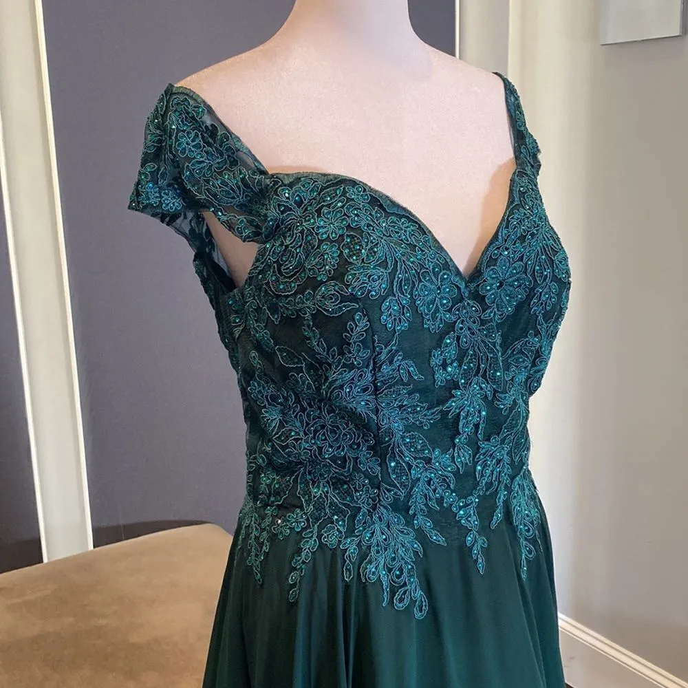 Women’s Green Full length Chiffon Dress with Sparkles & Zip Up Back Size 8 NWOT Green - Image 3