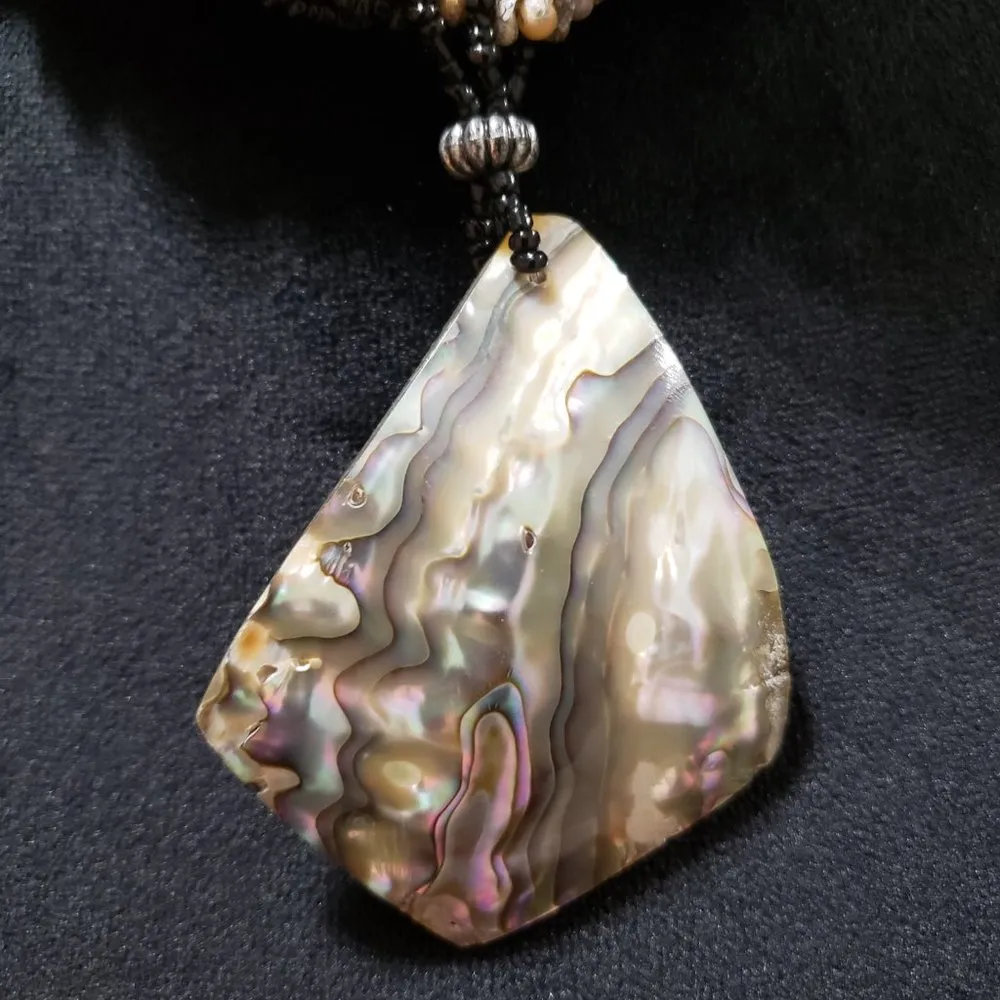 Women Fashion Big Abalone Shell Pendant Beaded Choker Necklace with Toggle Clasp Black - Image 2