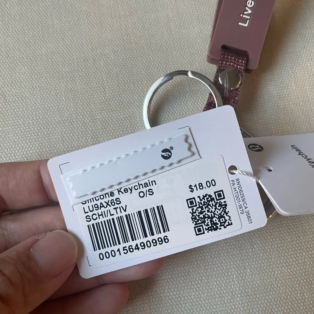 Lululemon silicone keychain - Spiced Chai/Light Ivory - Image 8