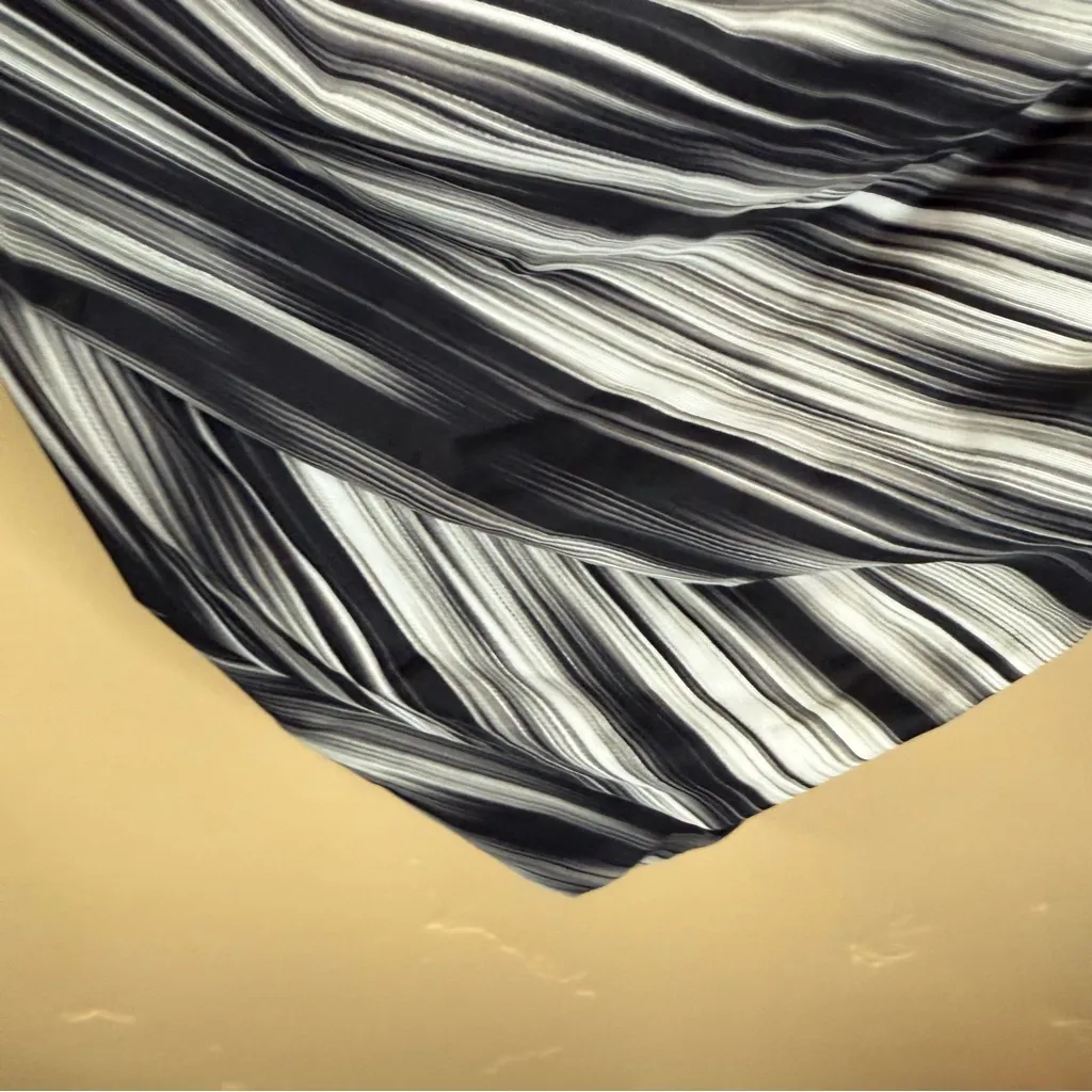 Miraclesuit Warp Speed Sanibel Size 16 One Piece Swimsuit, Black/White (6537463) - Image 6