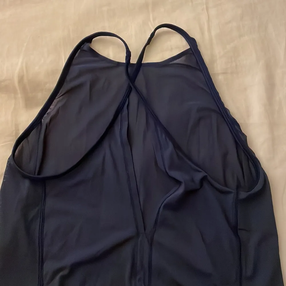 Navy blue mesh Lululemon tank top - Image 3