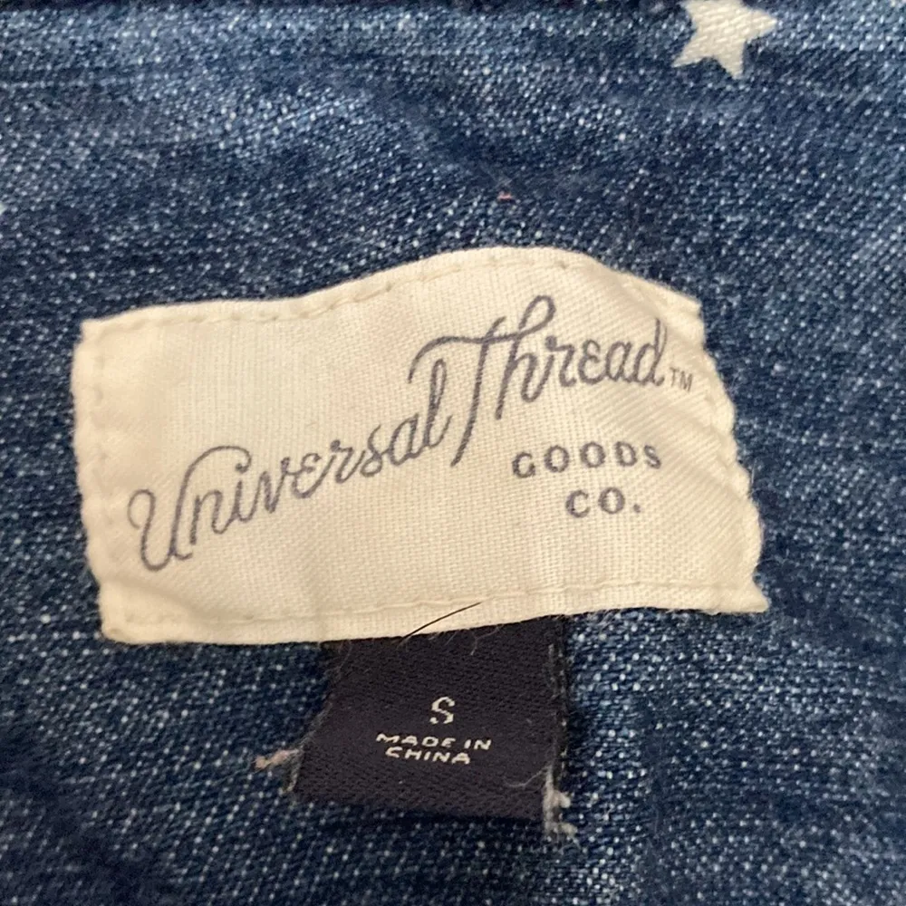 3/$30 Universal Thread | Chambray Buttoned Star Tank - Image 4