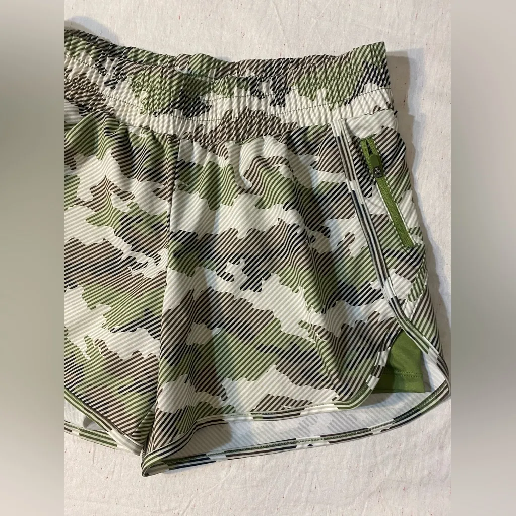 Small Avia Camo Green Women's Shorts - Image 2